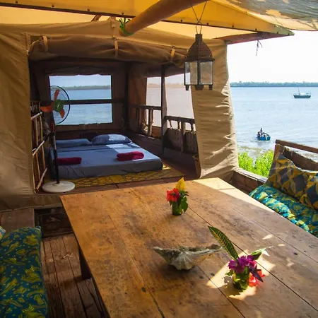 Villa Firefly Eco Retreat à Shimoni Extérieur photo