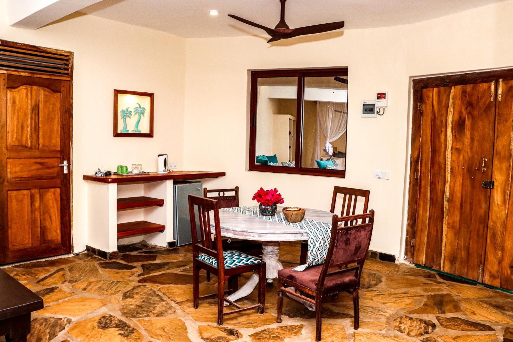 Lodge Firefly Eco Retreat *